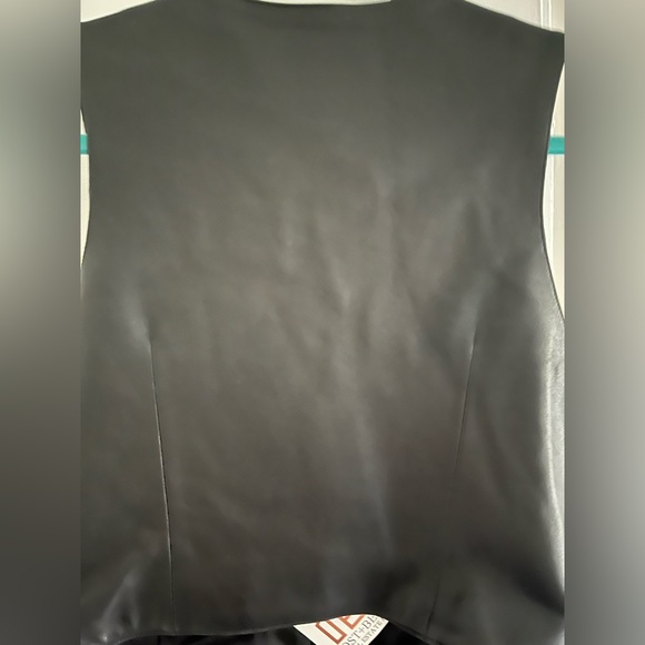 John Michael Leather Vest with Zipper - Picture 4 of 6